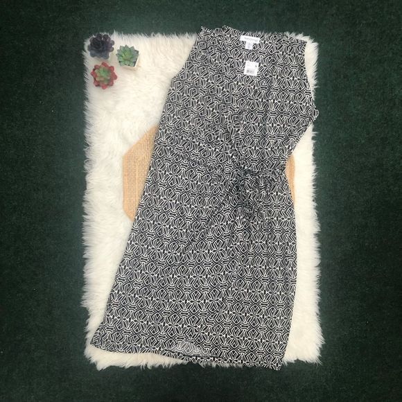 Motherhood Printed Sleeveless Wrap Maternity Dress - Picture 7 of 16